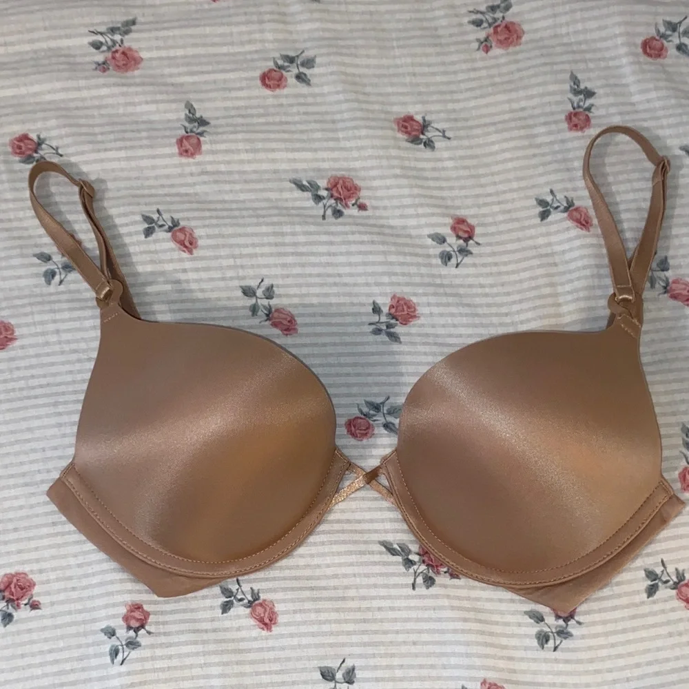 Victoria's Secret Bombshell 32 C - Nude Brown - Picture 1 of 7